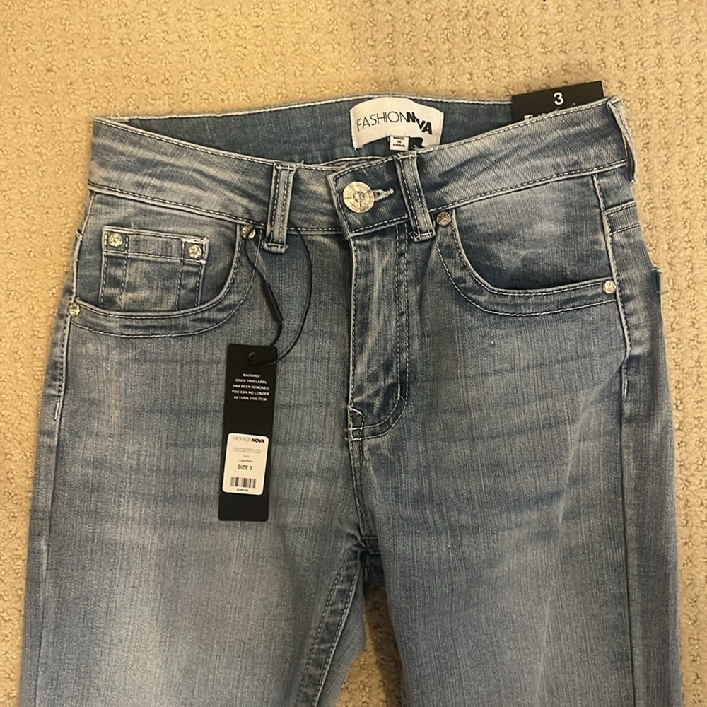 NWT - Look My Way Embellished Stretch Bootcut Jeans - Light Wash - Fashion Nova - Picture 2 of 5